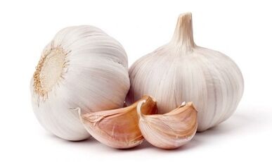 Garlic to treat nipples
